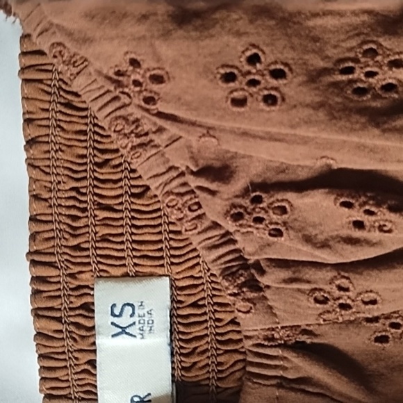 NWOT hollister Brown Eyelet Puff Sleeve Top XS - Picture 4 of 4